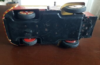 staré hračky  na  opravu - 2