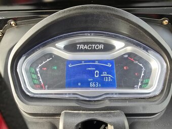 60-koňový traktor s klimatizovanou kabínou - 2