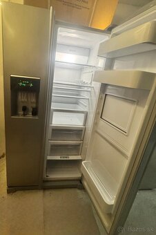 Americká chladnička Samsung Side-by-Side s dávkovačom - 2