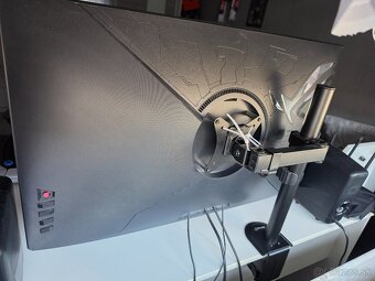 Asus rog strix xg32uq - 2