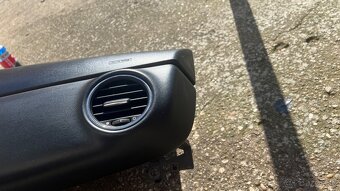 predam palubnu dosku na lancia delta - 2