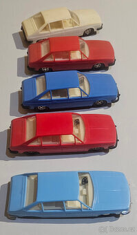 Tatra 613 KDN Kaden Staré hračky - 2