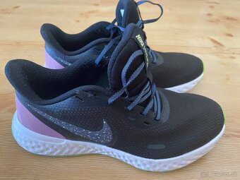 Predám dámske botasky Nike - 2
