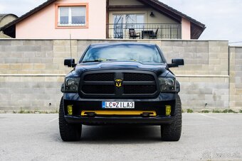 Dodge RAM 1500 5.7 HEMI - 2