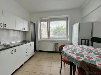 Ponúkame na prenájom 3-izbový byt v absolútnom centre mesta - 2