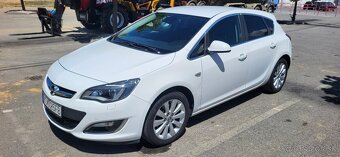 Opel Astra 2.0 CDTI 165k ECOTEC Cosmo - 2
