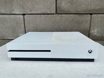 Xbox one S na 1 TB + hry - 2