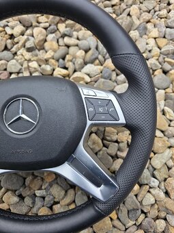 Volant Mercedes - 2