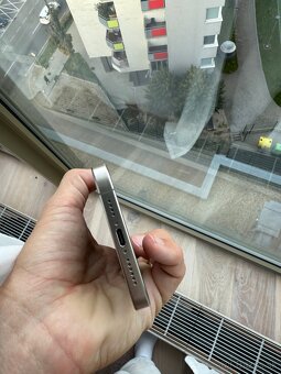 iPhone 15 Pro Max 512 GB Natural Titanium - 2