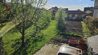 STAVEBNÝ POZEMOK 575 m² so STAVEBNÝM POVOLENÍM a PROJEKTOM - - 2