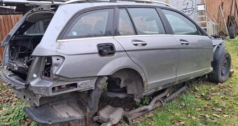 Predám karosériu Mercedes w204 kombi - 2