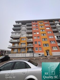 SENEC - NA PREDAJ 2 izbový byt s vlastným parkovaním, pri St - 2