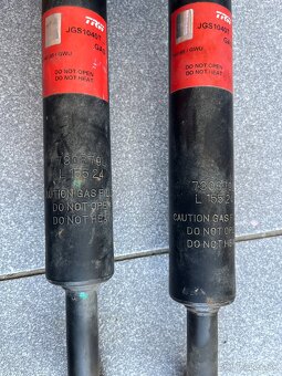 Predám predné tlmiče TRW na audi a6 c6 - 2