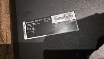 Xbox One + Kinect + 2 ovládače - 2