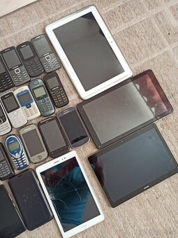 Zbierka mobily a tablety čítaj inzerát - 2