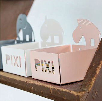 Polička zn. Done by Deer - 2