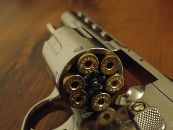 ASG Dan Wesson C02 Airsoft revolver - 2