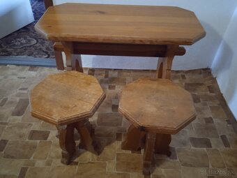 Predám - masív stolík so stoliťkami - 2