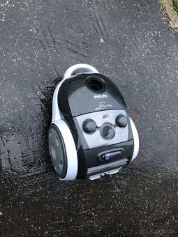 2000 W vreckový vysávač predám za 30 eur - kolisanie otáčok - 2