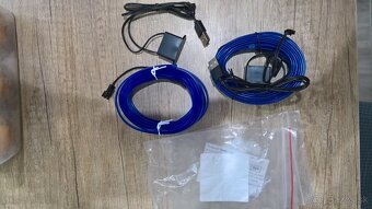 LED svetelný pásik pre osvetlenie interiéru auta - 2
