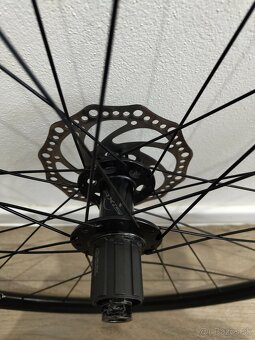 Kolesá specialized Axis - 2