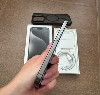 IPhone 15 Pro 256GB Black Titanium - 2