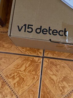 Predám vysávač Dyson V15 detect - 2