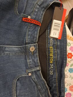 Predam uplne nove rifle, Ayrton - 2