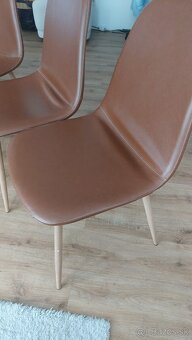 Jedálenské stolicky - 2