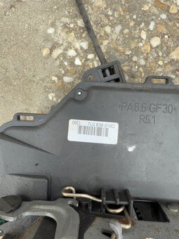 Skoda octavia 2 zámok dverí PZ - 2