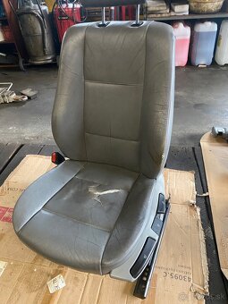 Predám sedačky e46 touring - 2