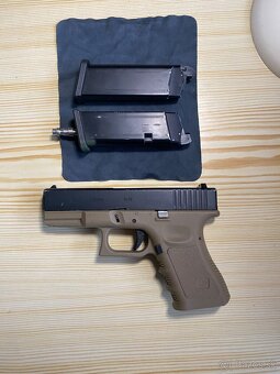 Glock 19 WE green gas - 2