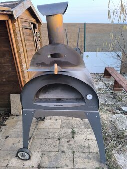 Predám pizza pec na drevo s podstavcom - 2