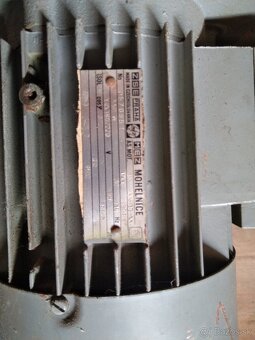 Predám elektromotor 550W 380V - 2
