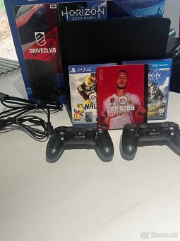 Playstation 4 - 2