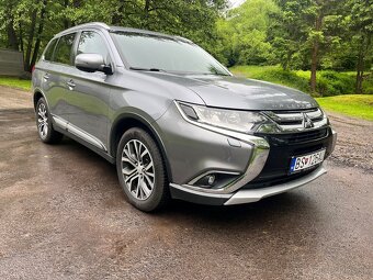 Mitsubishi Outlander 2.2 DI-D AT 4x4 2017 plna historia - 2