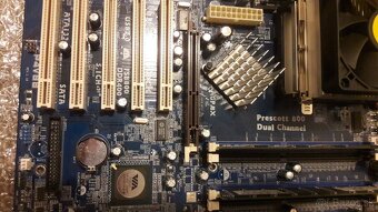 Základná doska ASRock P4V88 + procesor + RAM - 2