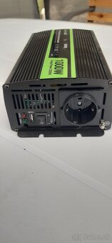 Menič napätia 12V na 230V - 2