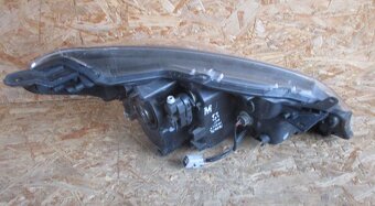 toyota yaris svetlo 2014-17 led - 2