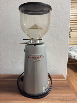 Profesionálny mlynček na kávu - 2