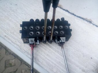 hydraulicky rozvadzac - 2