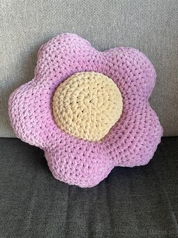 Hackovane vankusiky kvetinka - 2
