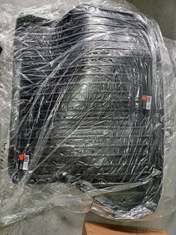 Predám gumové vaničky do kufra - 2