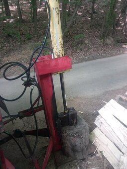 Hydraulická štiepačka - 2