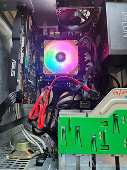 Herny pocitac Intel Xeon - 2