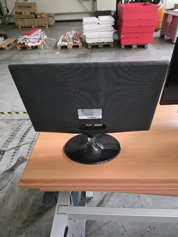 SAMSUNG LS22B350HS - 2