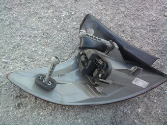 Predam zadne svetlo na Renault megane 2008-2015 - 2