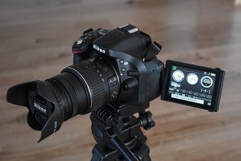 Nikon D5200 s VR objektivom 18 - 55 AF-s 9 tisiic zaberov - 2