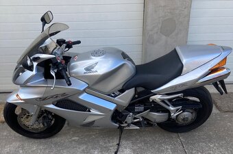 Honda VFR 800 V-TEC - 2