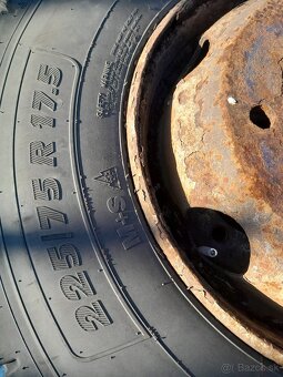 Predám pneu 225/75.17.5 - 2